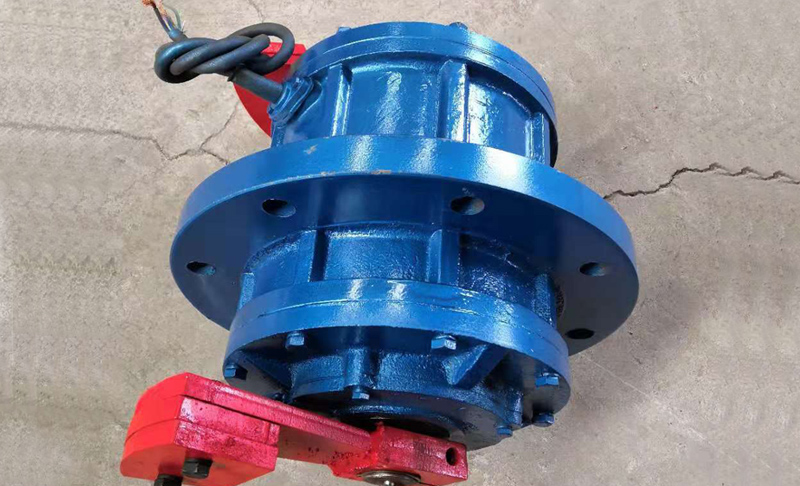 立式振動(dòng)電機(jī)