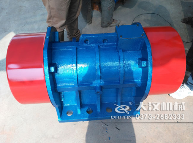 振動(dòng)電機(jī) 振動(dòng)電機(jī)